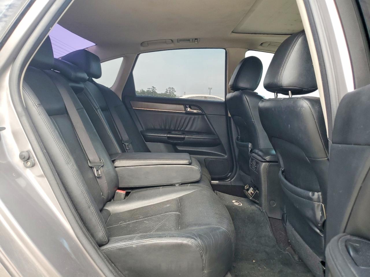 INFINITI M35 Base