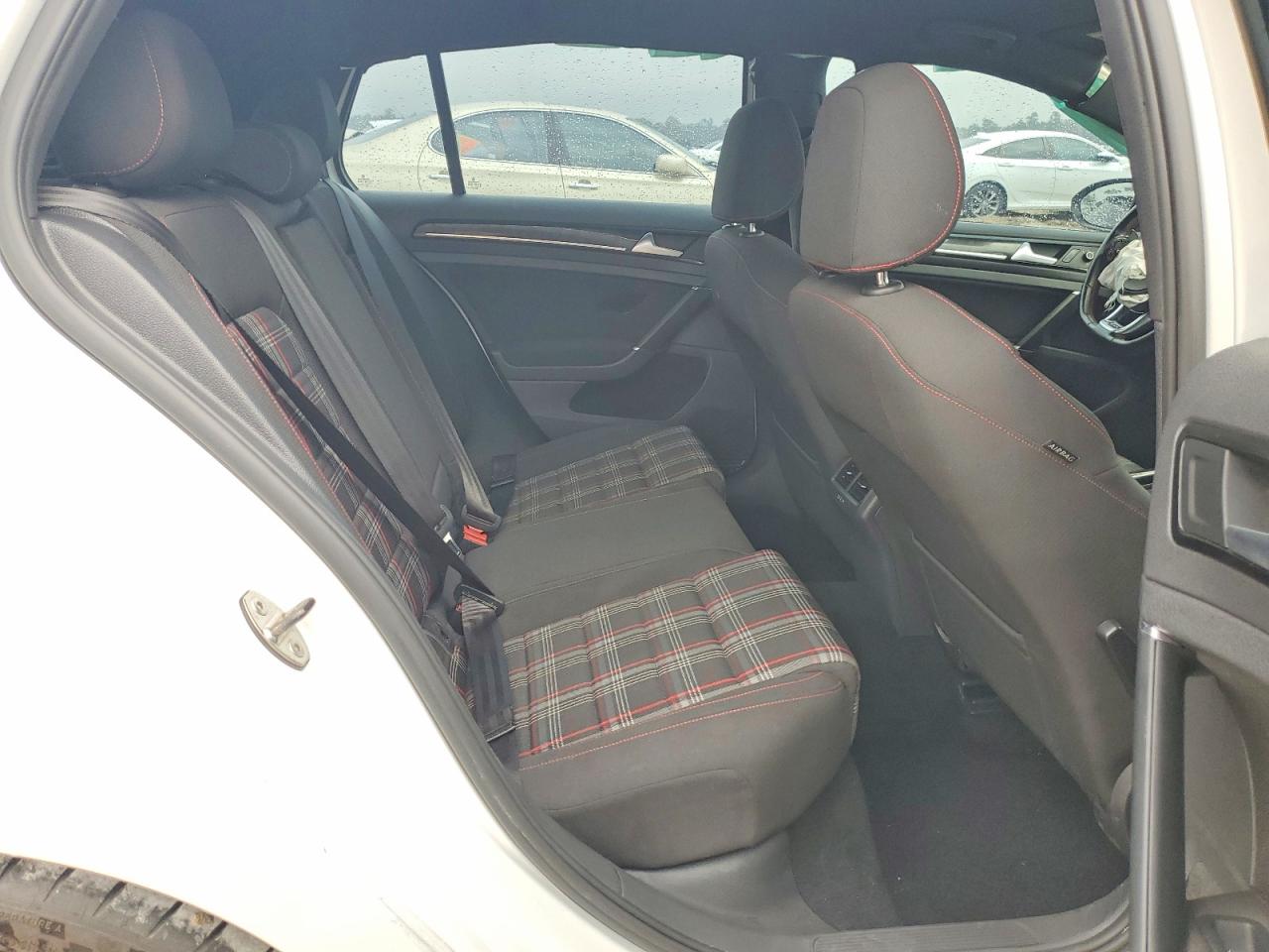 Volkswagen GTI S