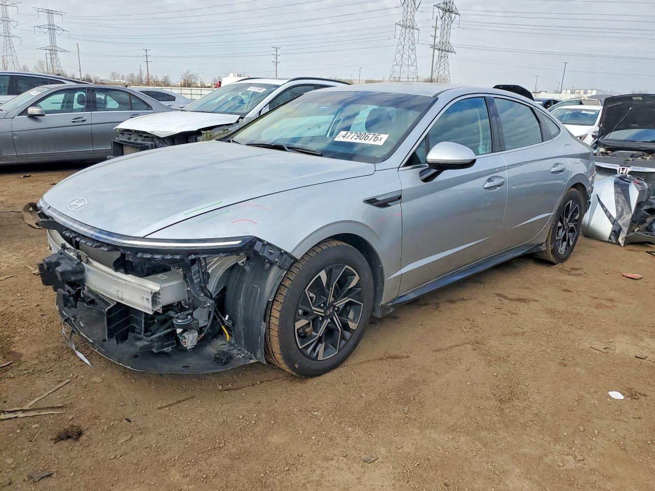 Salvage Hyundai SONATA Image