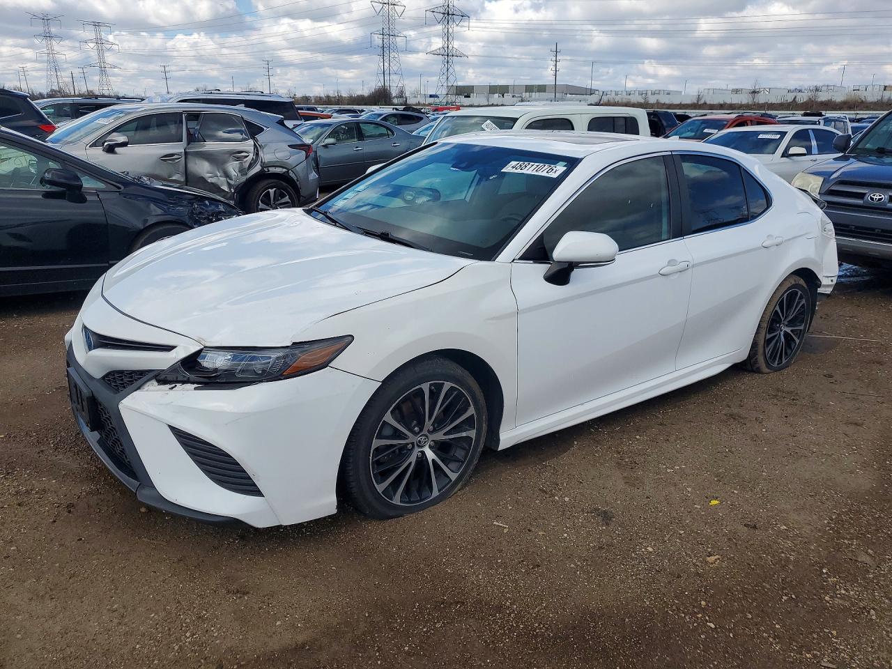 Salvage Toyota Camry Image
