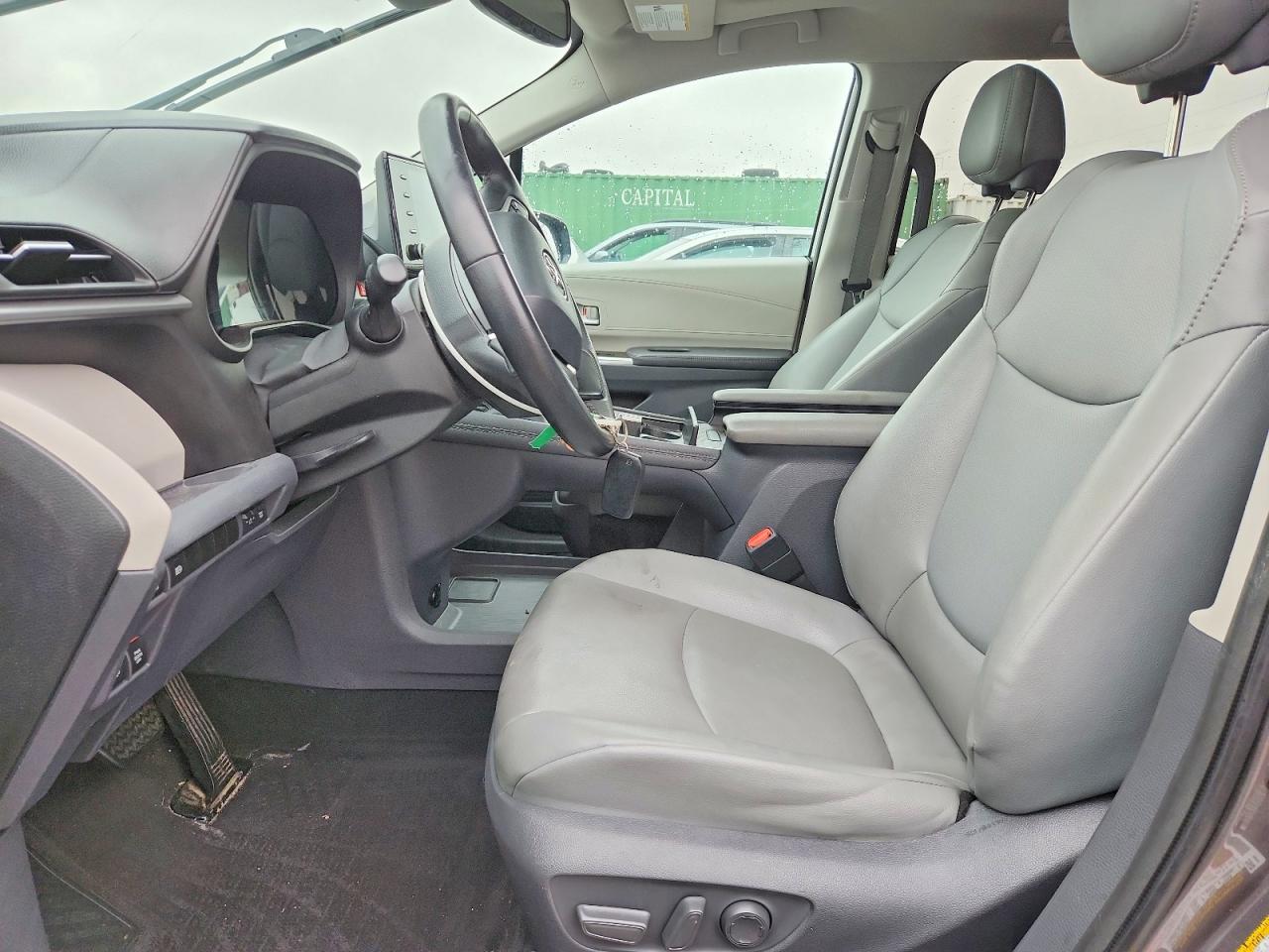 Toyota Sienna Xle