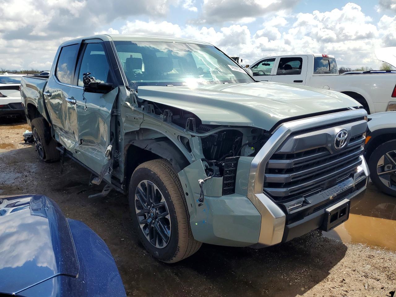 Toyota Tundra Crewmax Limited