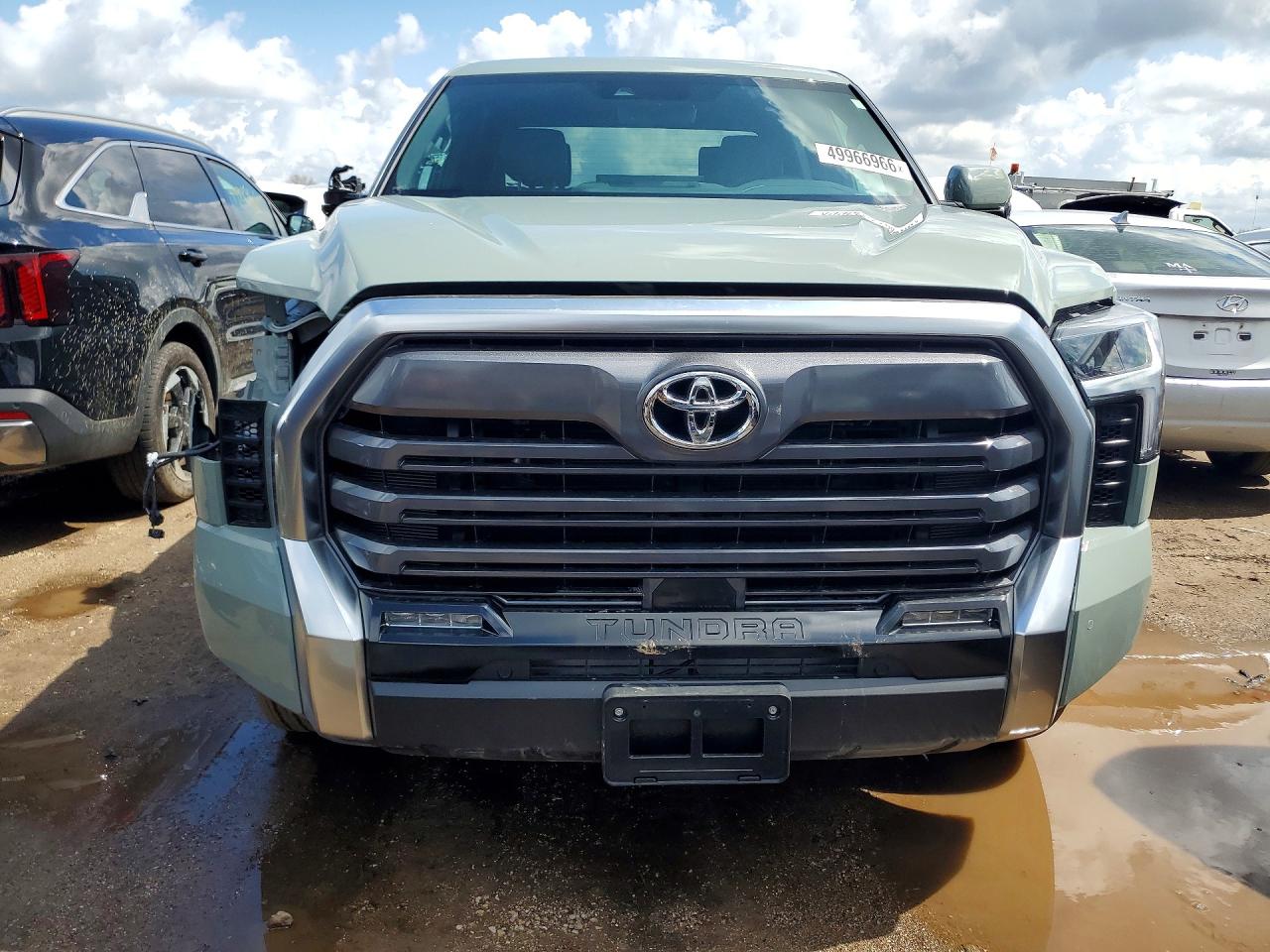 Toyota Tundra Crewmax Limited