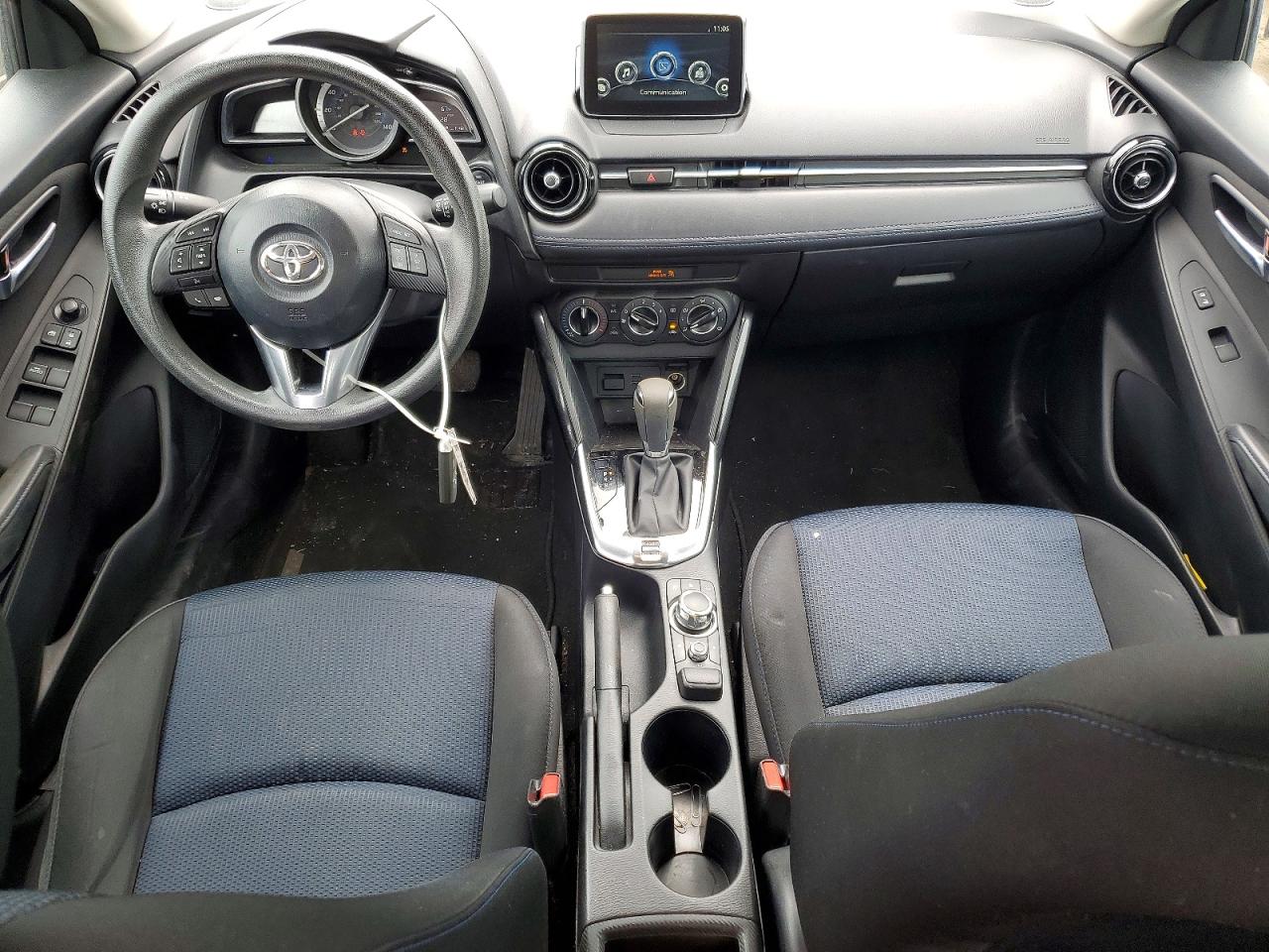 Toyota Yaris Base
