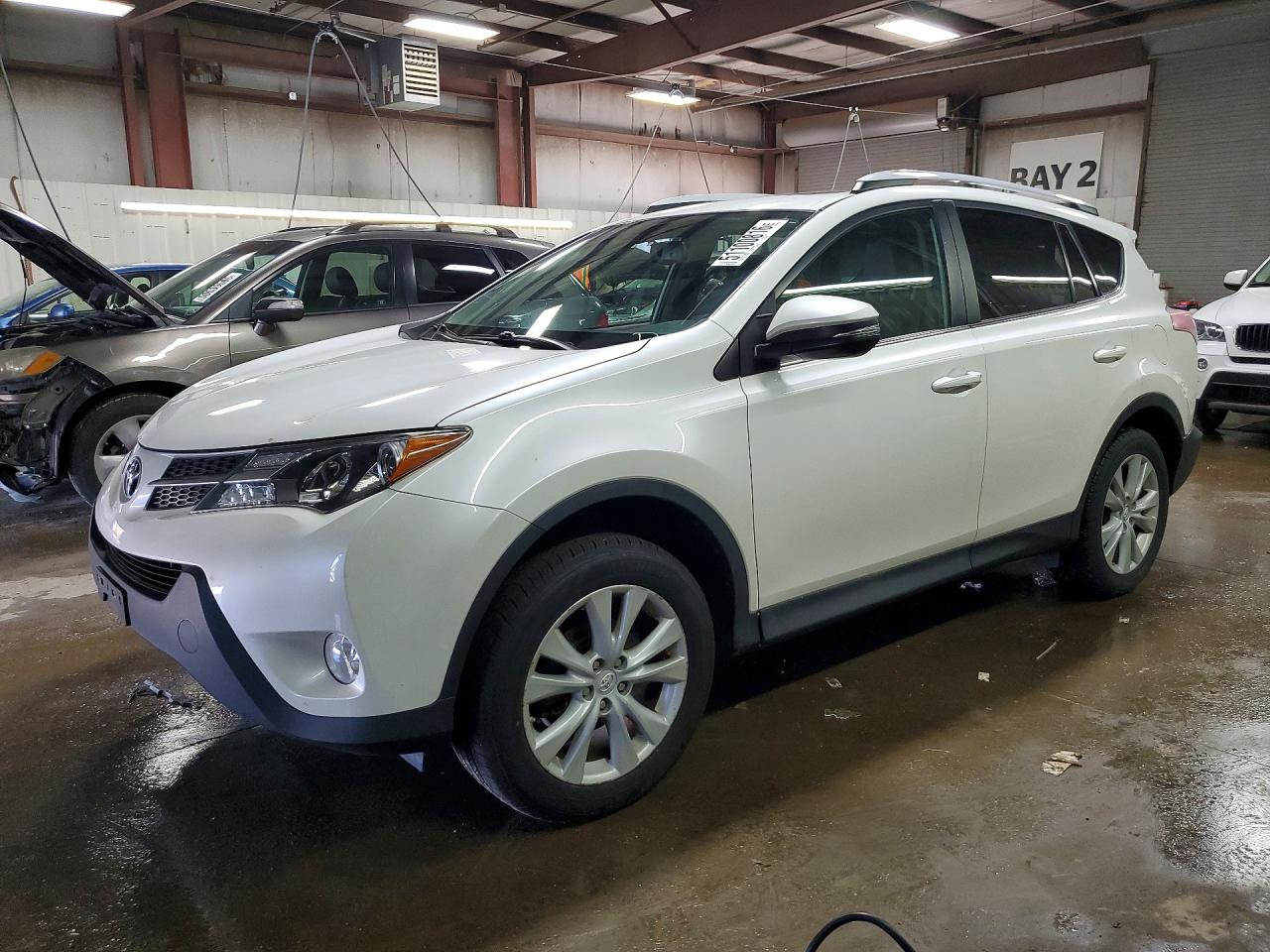 Salvage Toyota RAV4 Image