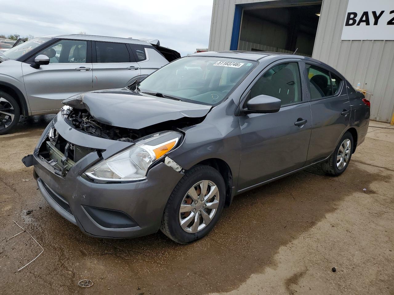 Salvage Nissan Versa Image