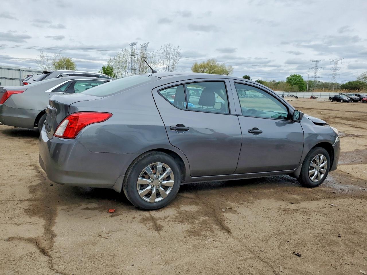 Nissan Versa S