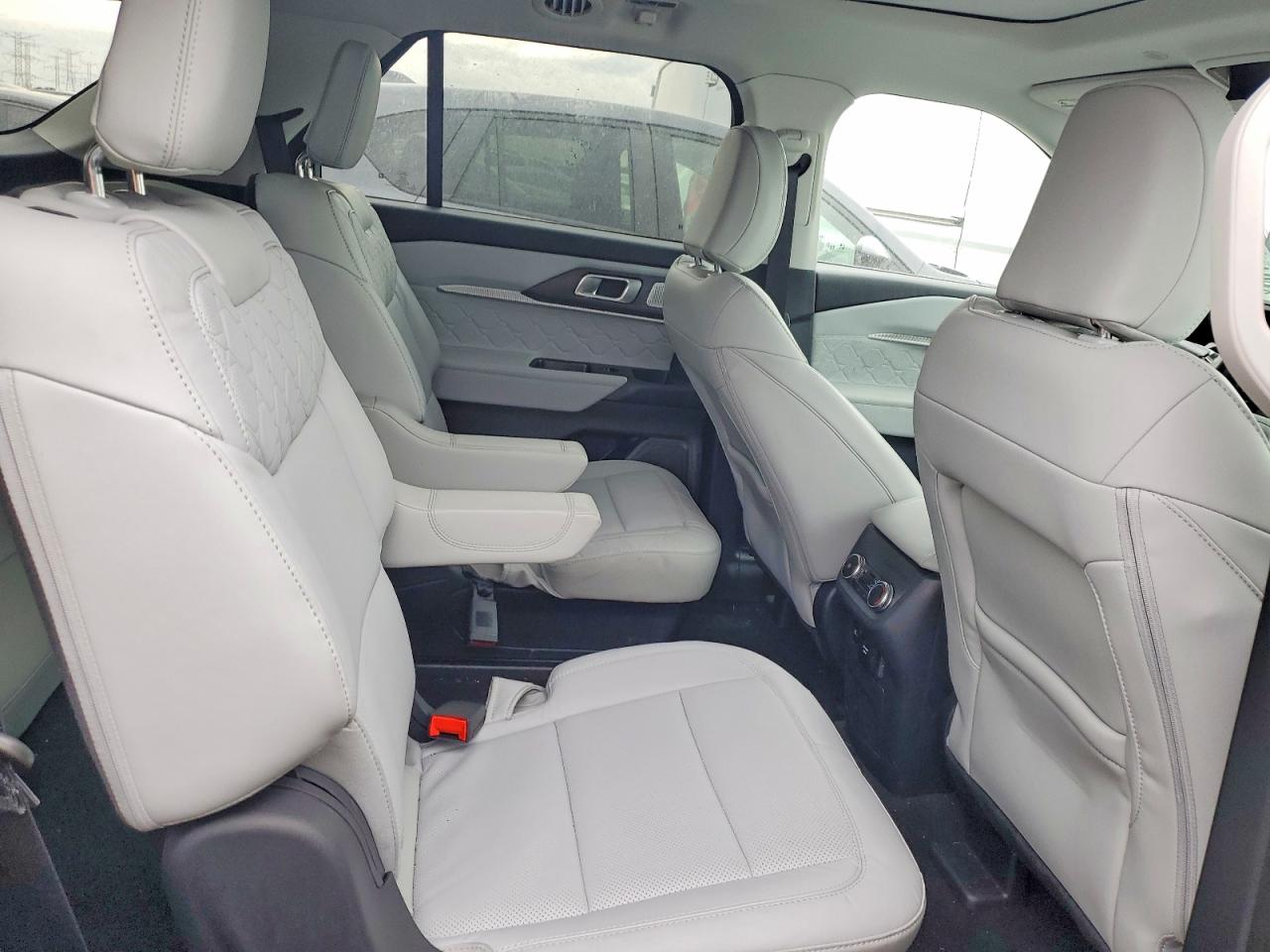 Ford Explorer Platinum