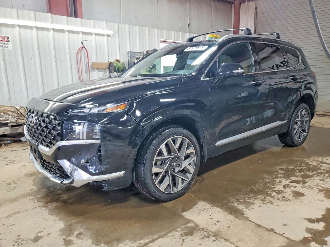 Salvage Hyundai SANTA FE Image