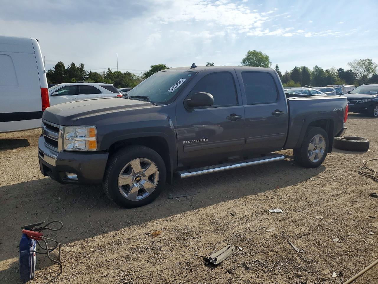 Salvage Chevrolet Silverado Image