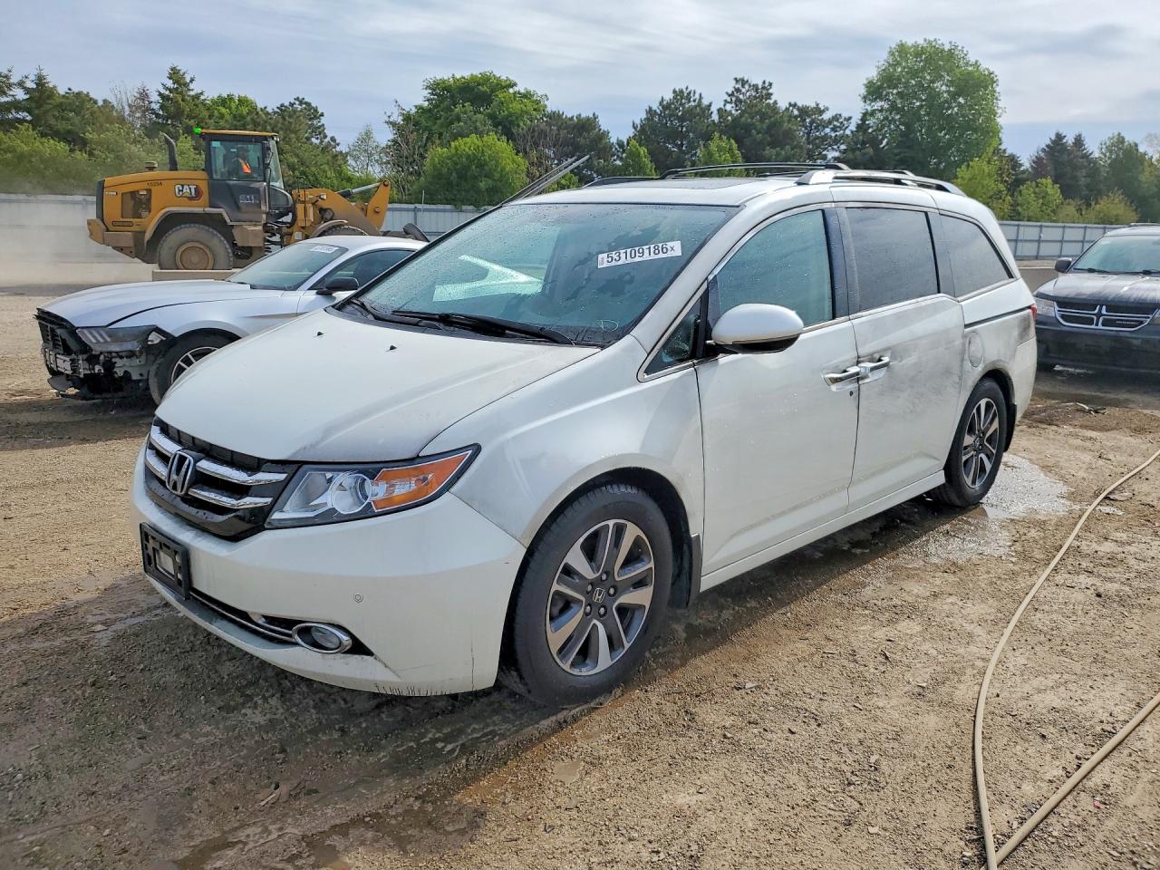 Salvage Honda Odyssey Image