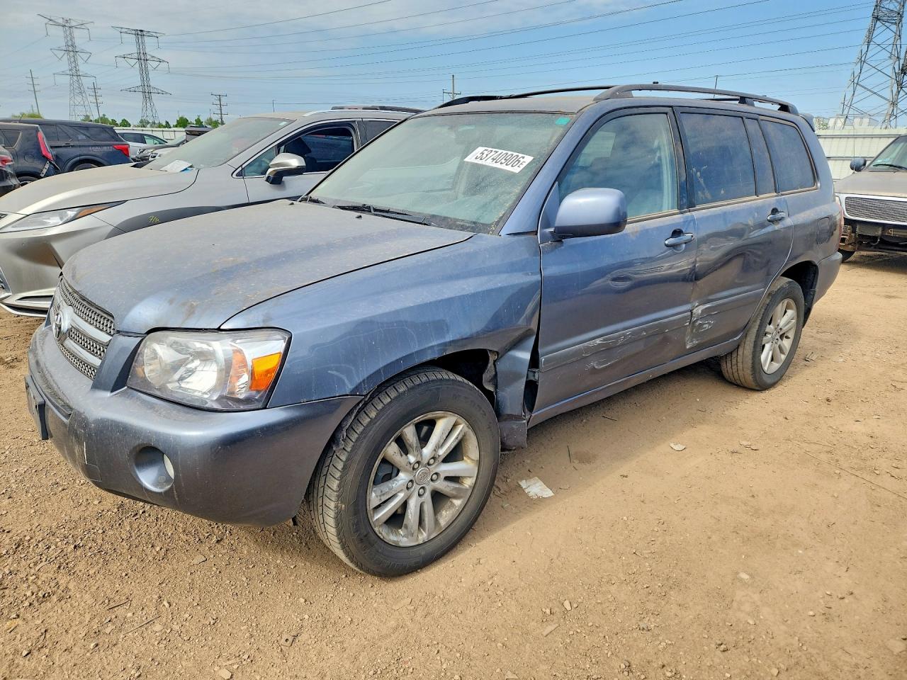 Salvage Toyota Highlander Image