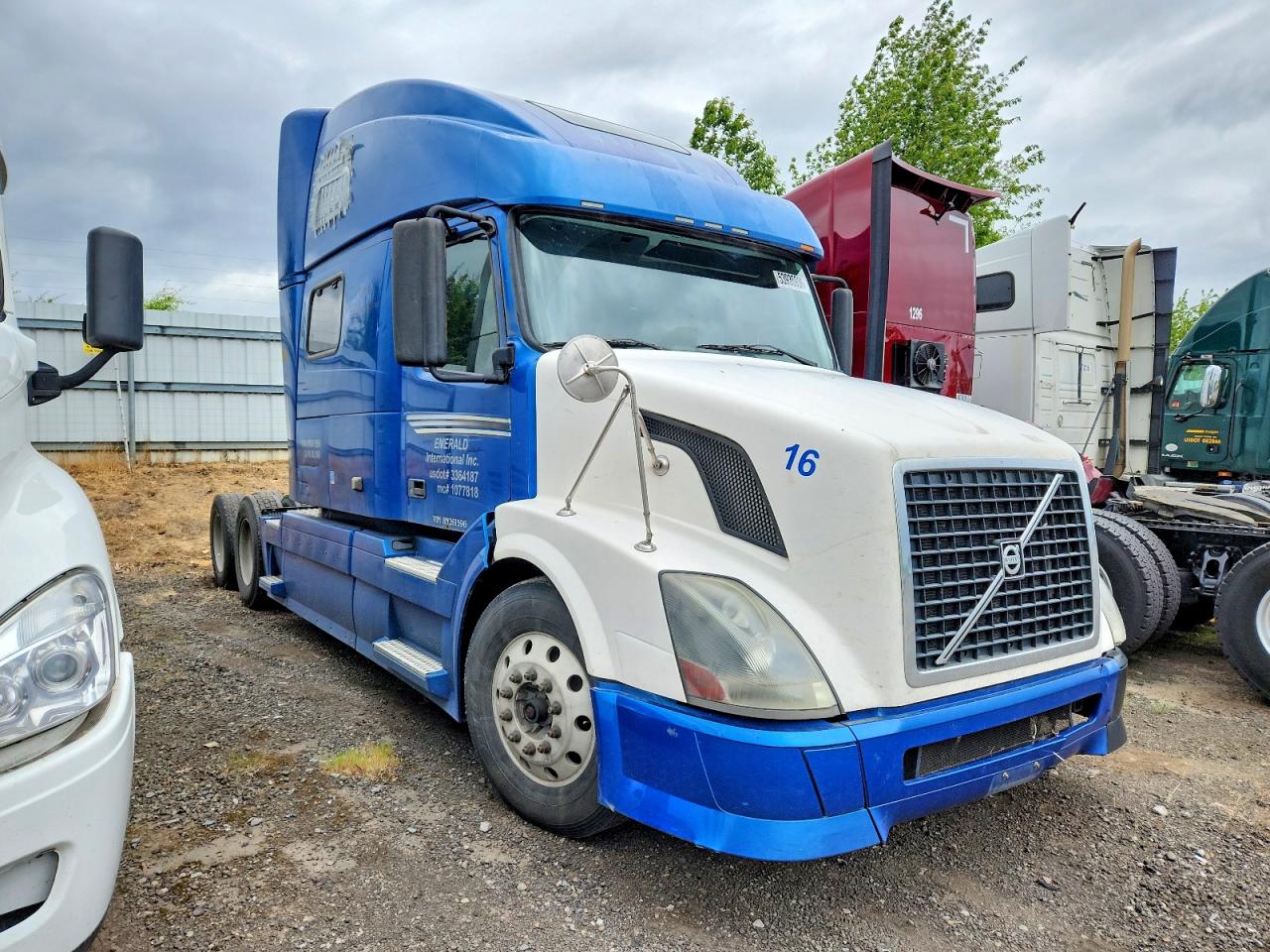 Salvage Volvo Vn Image