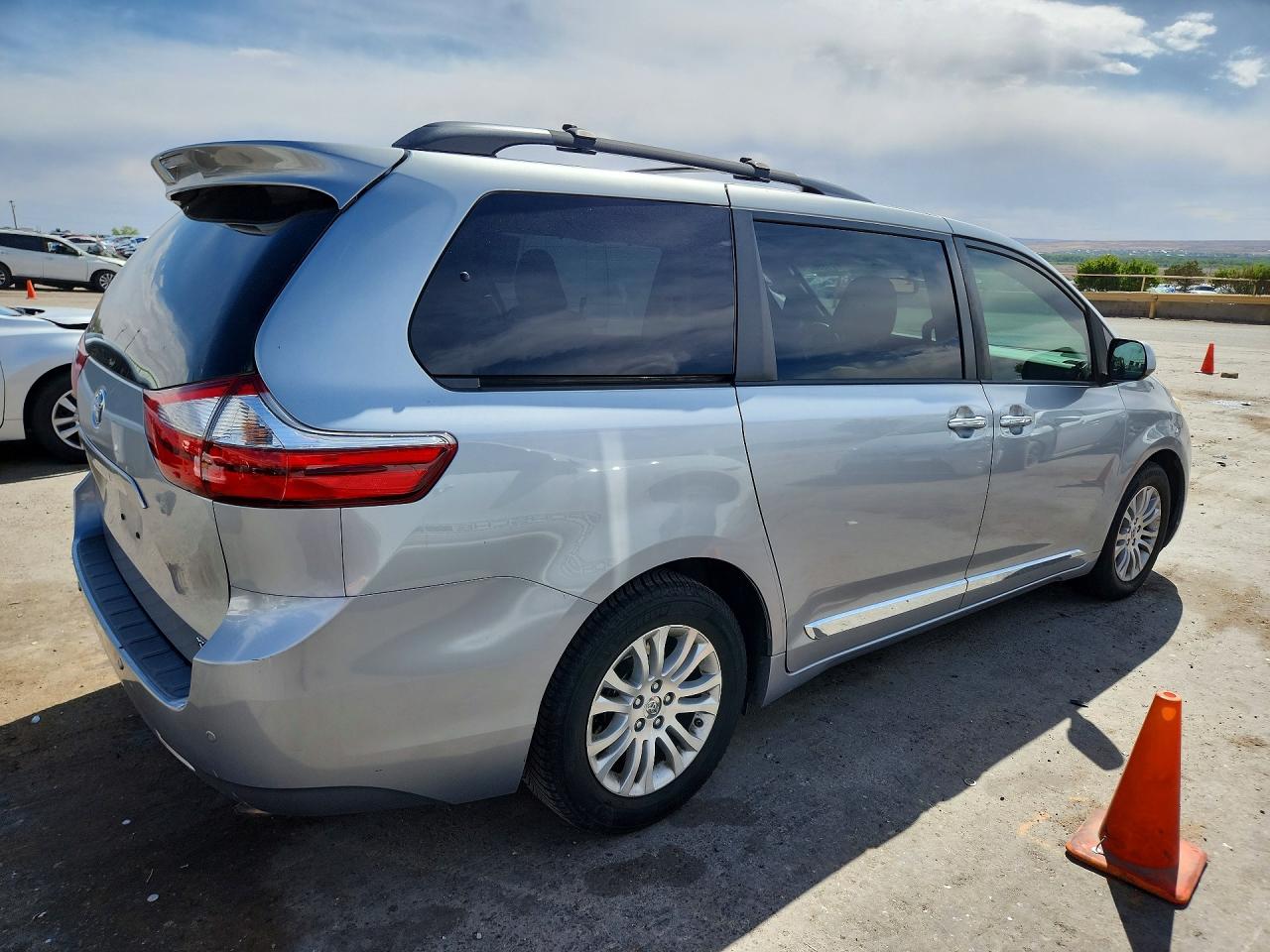 Toyota Sienna Xle Premium 8-passenger