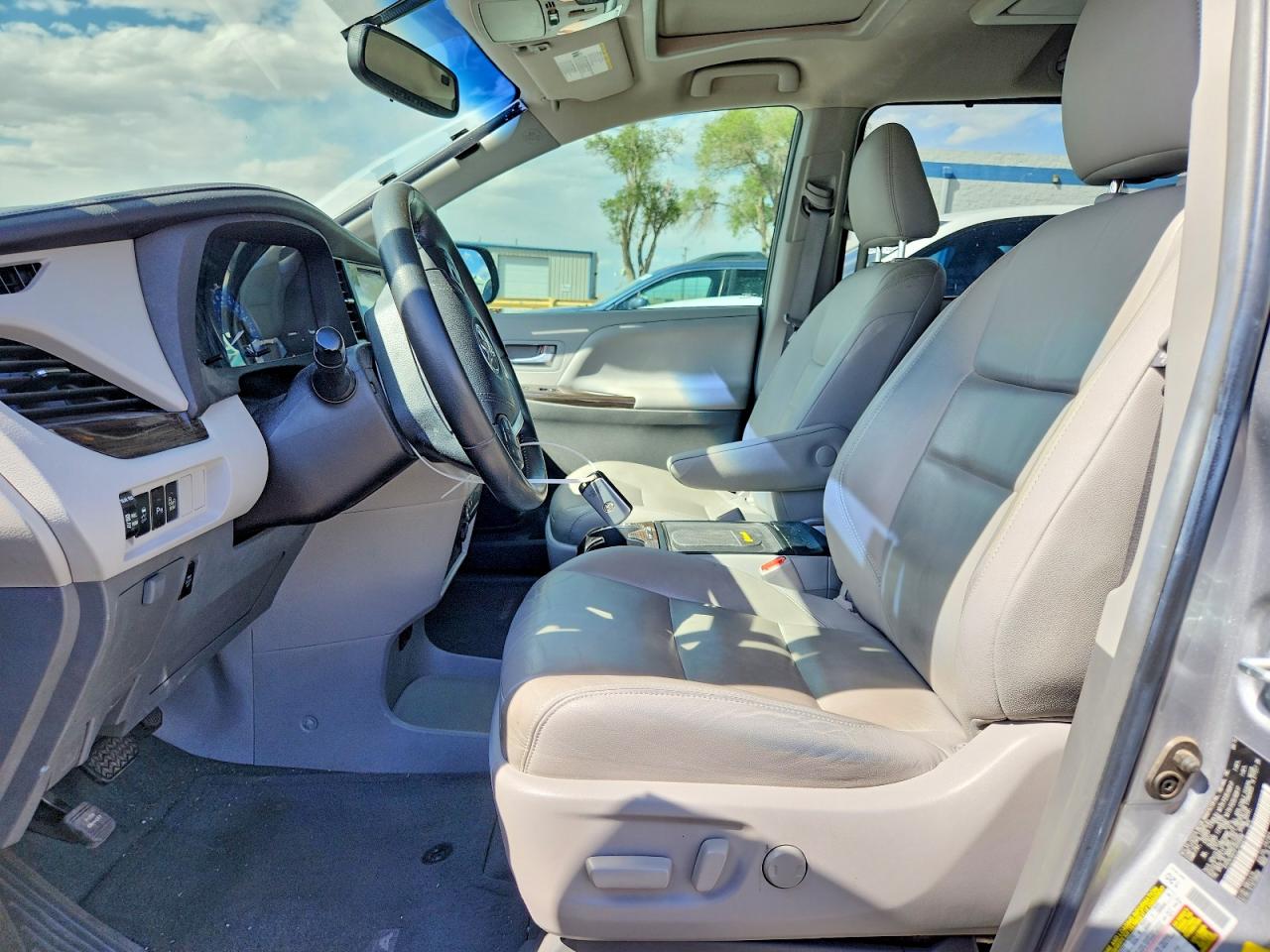 Toyota Sienna Xle Premium 8-passenger