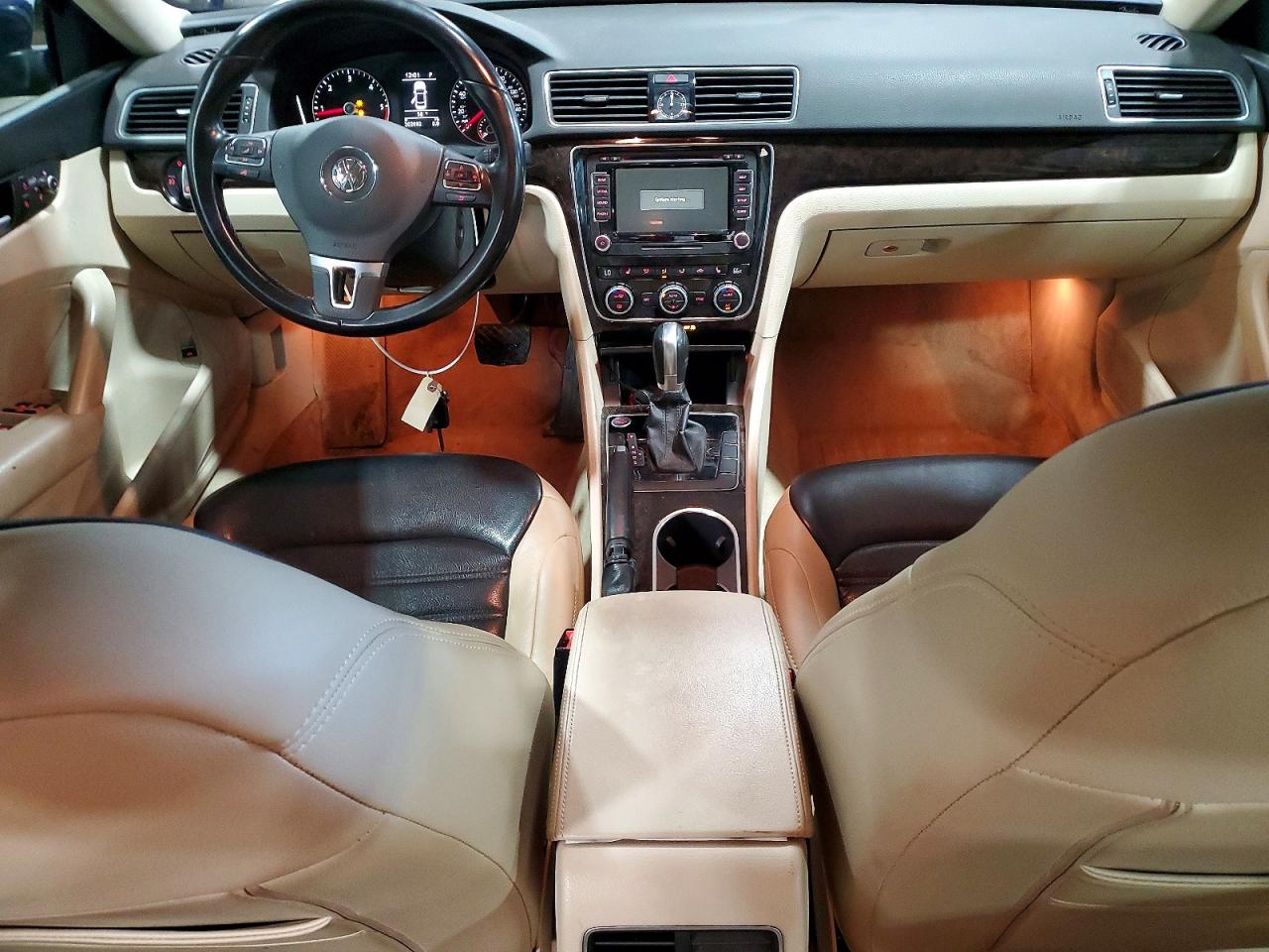 Volkswagen Passat Sel