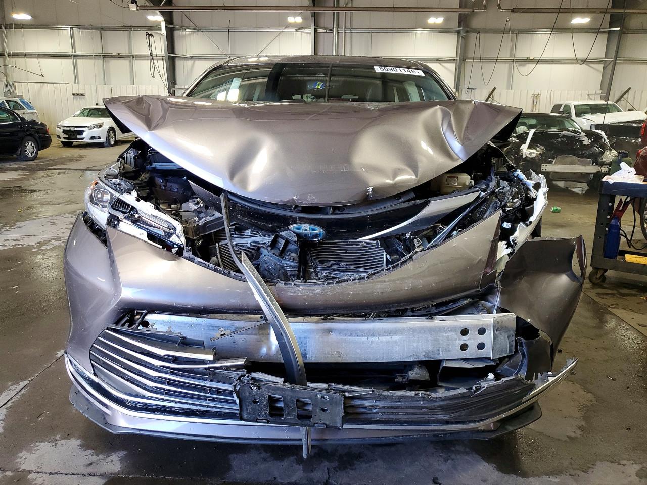 Toyota Sienna Platinum 7-passenger