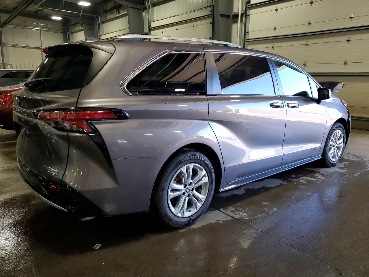 Toyota Sienna Platinum 7-passenger