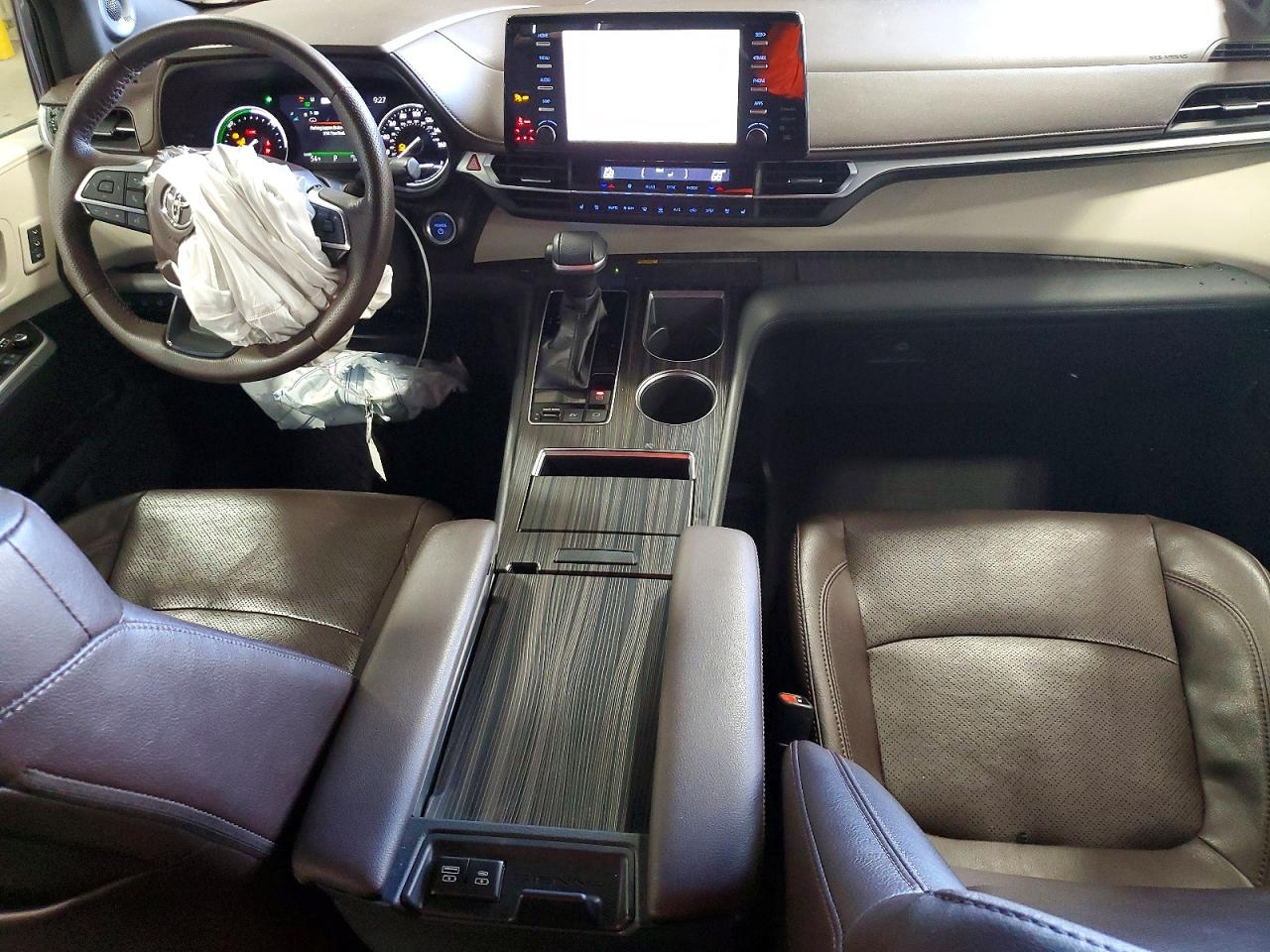 Toyota Sienna Platinum 7-passenger