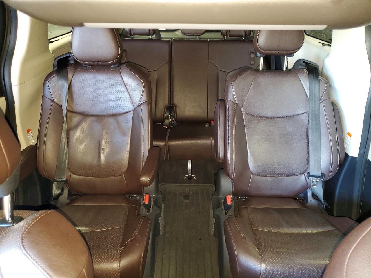 Toyota Sienna Platinum 7-passenger