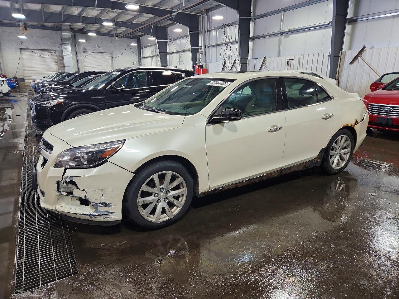 Salvage Chevrolet Malibu Image