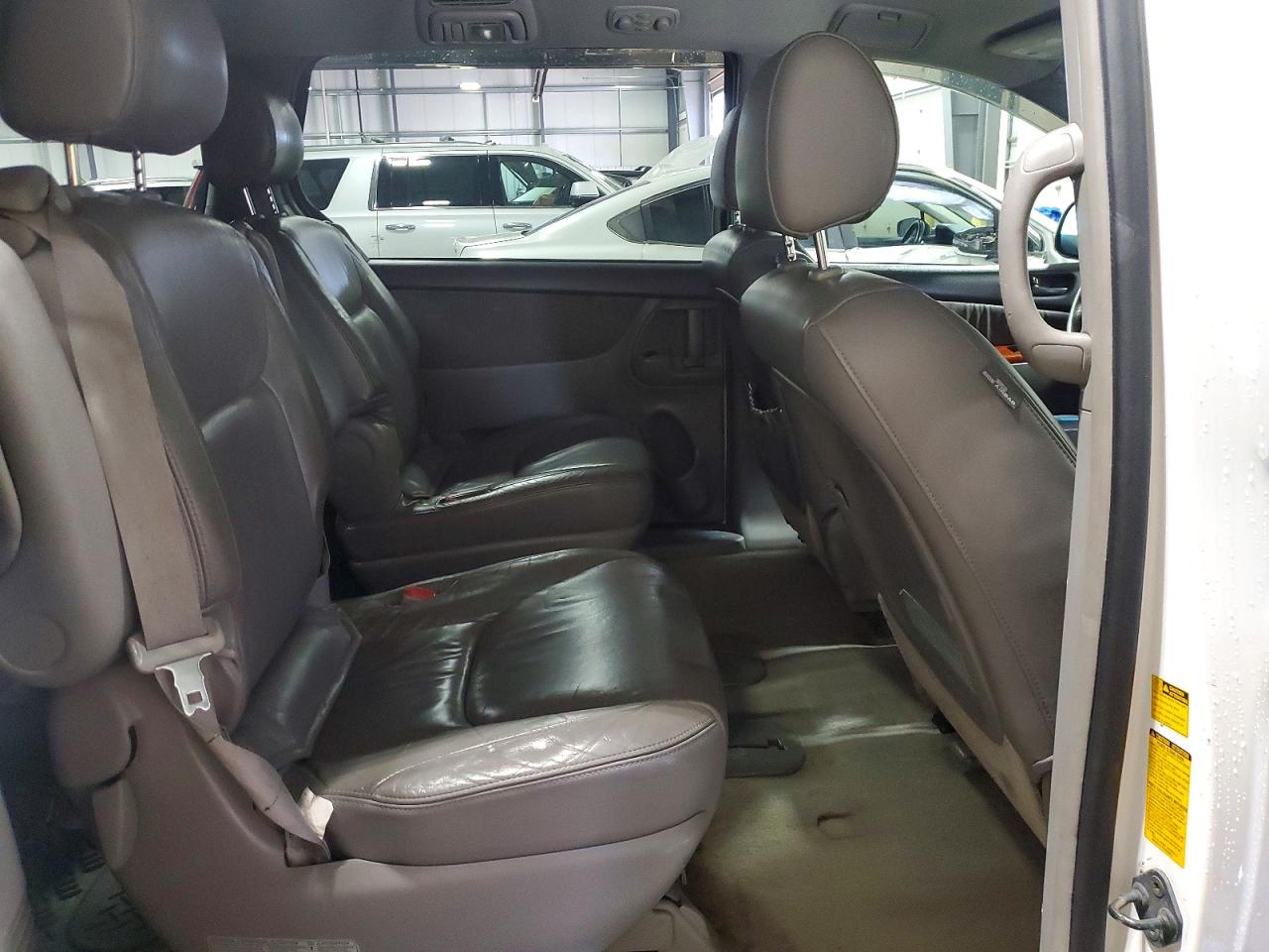 Toyota Sienna Le 8-passenger