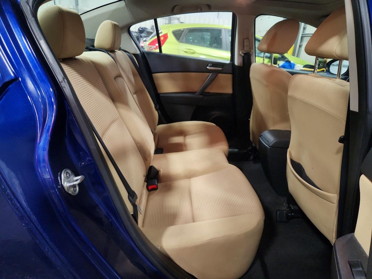 Mazda 3 I