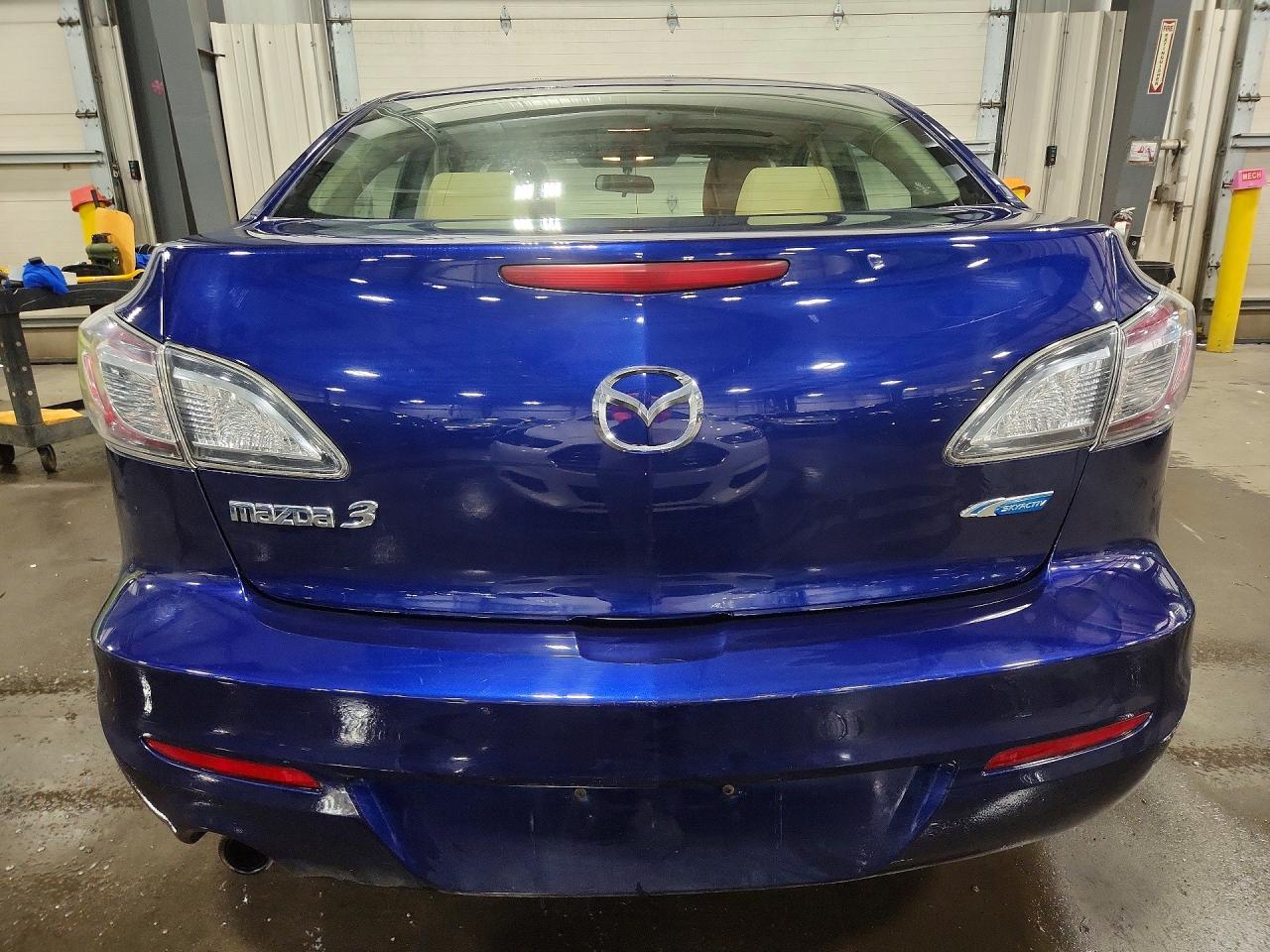 Mazda 3 I