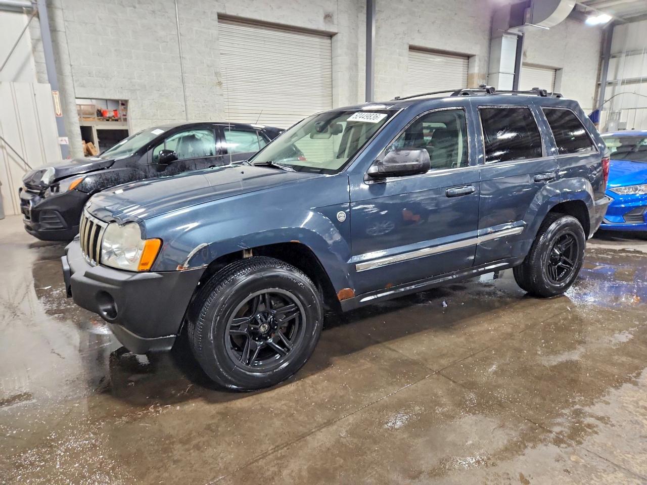 Salvage Jeep Grand Cherokee Image