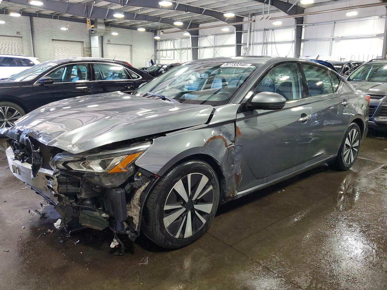 Salvage Nissan Altima Image