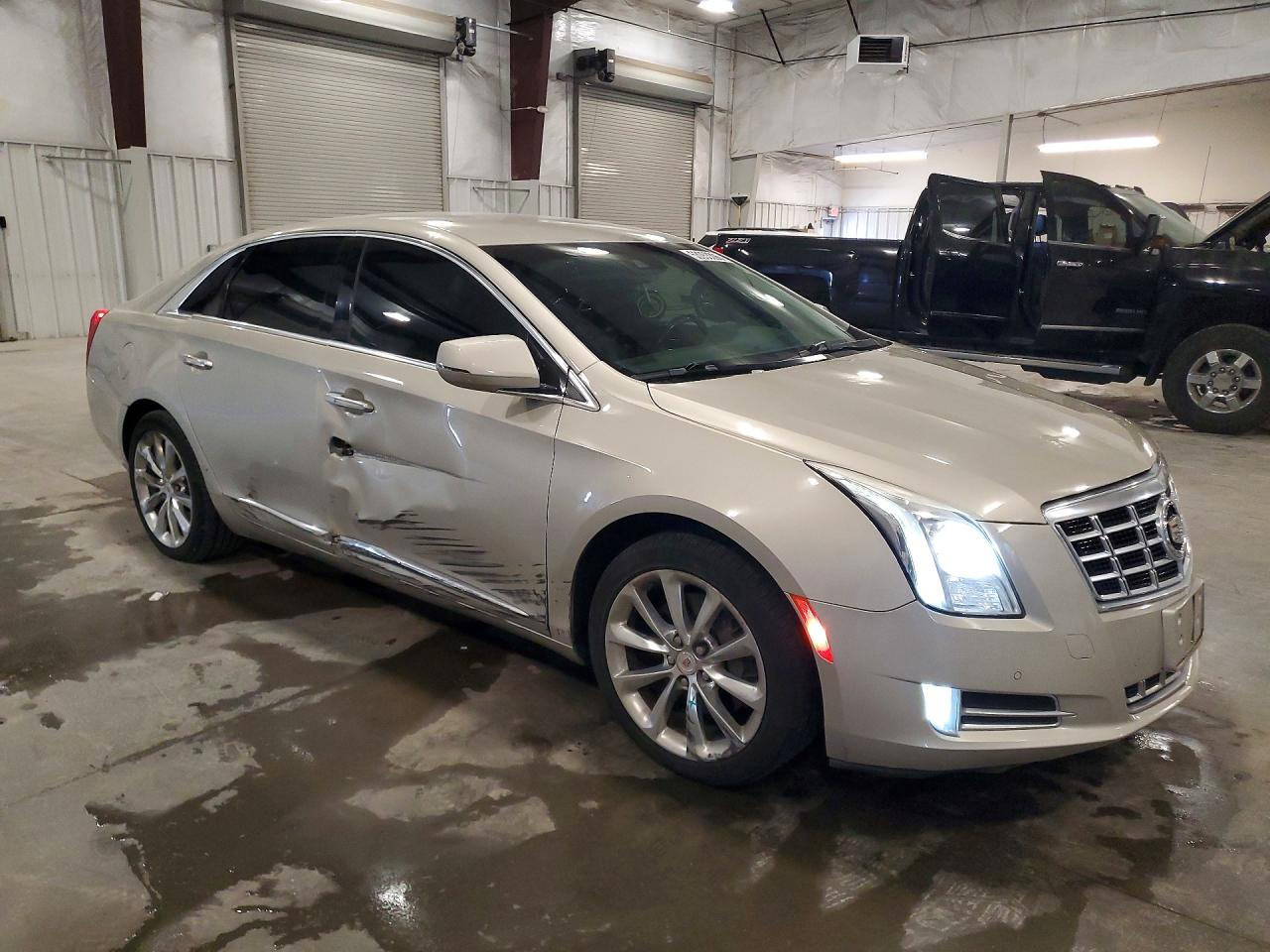 Cadillac XTS Luxury Collection