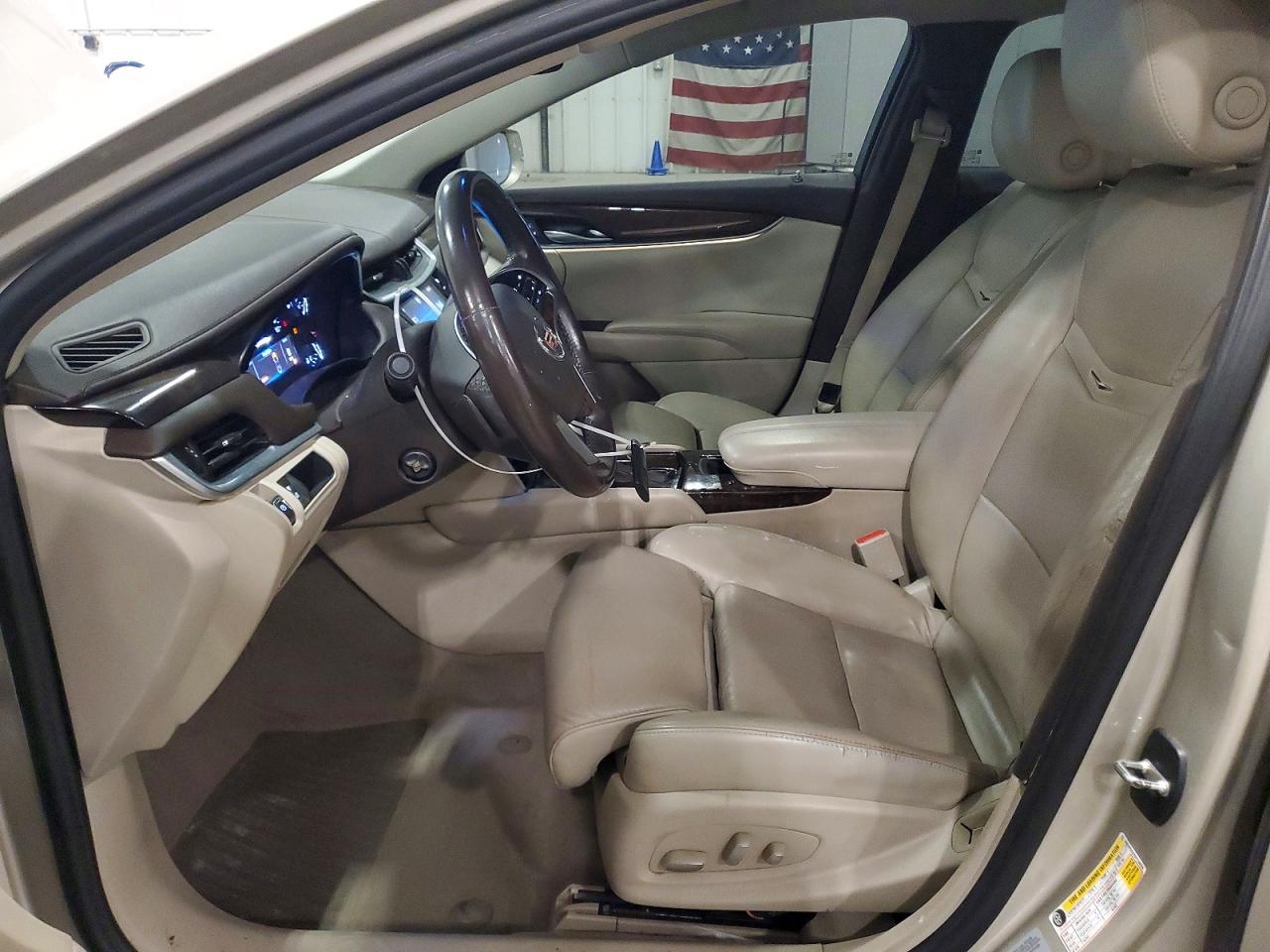 Cadillac XTS Luxury Collection