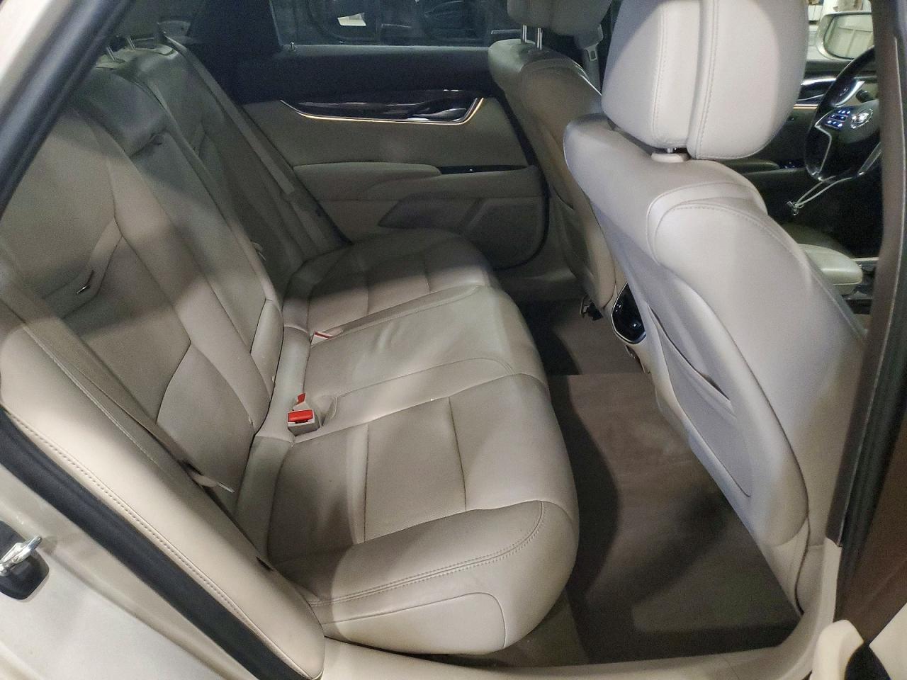 Cadillac XTS Luxury Collection
