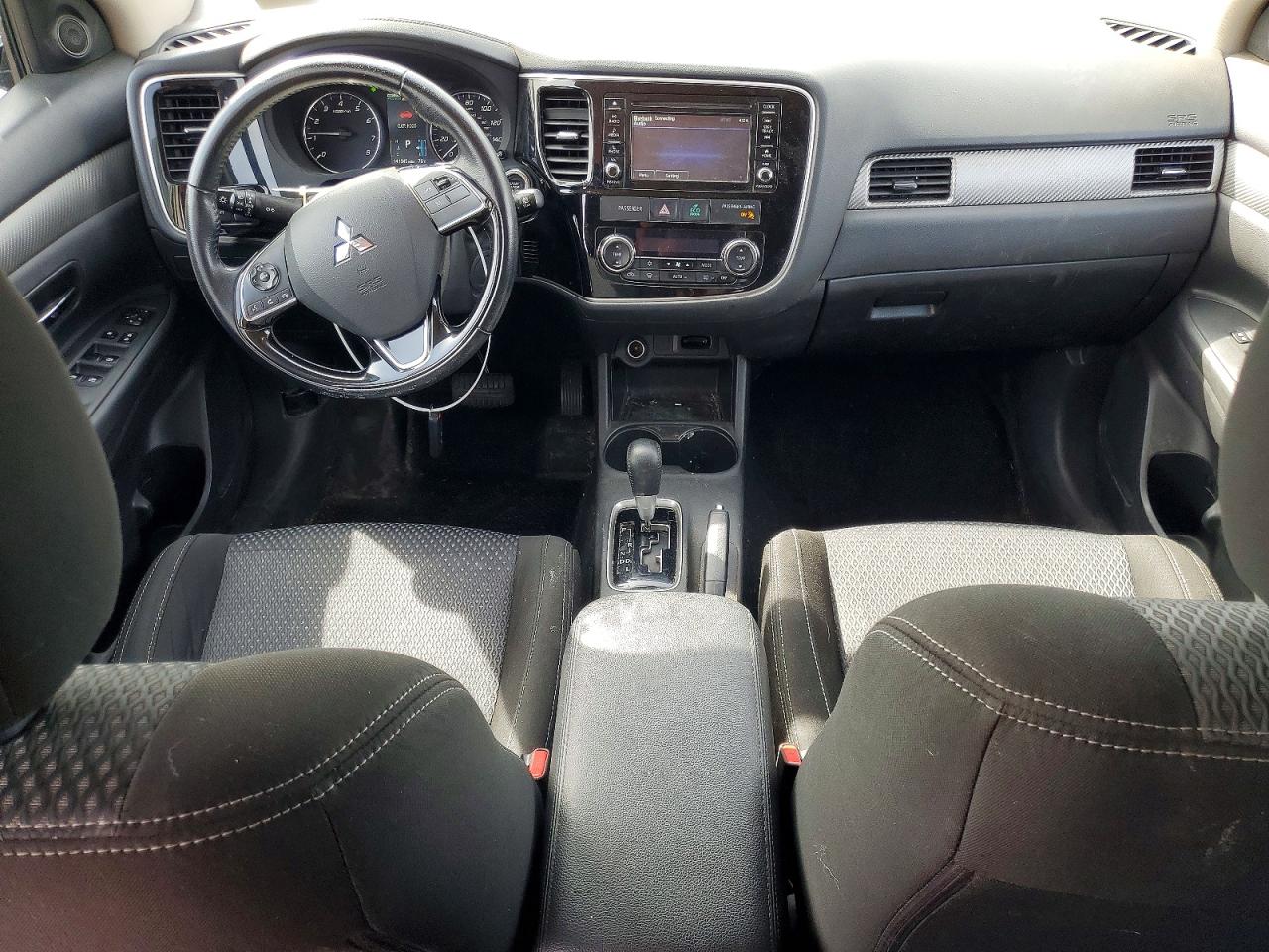 Mitsubishi Outlander Se