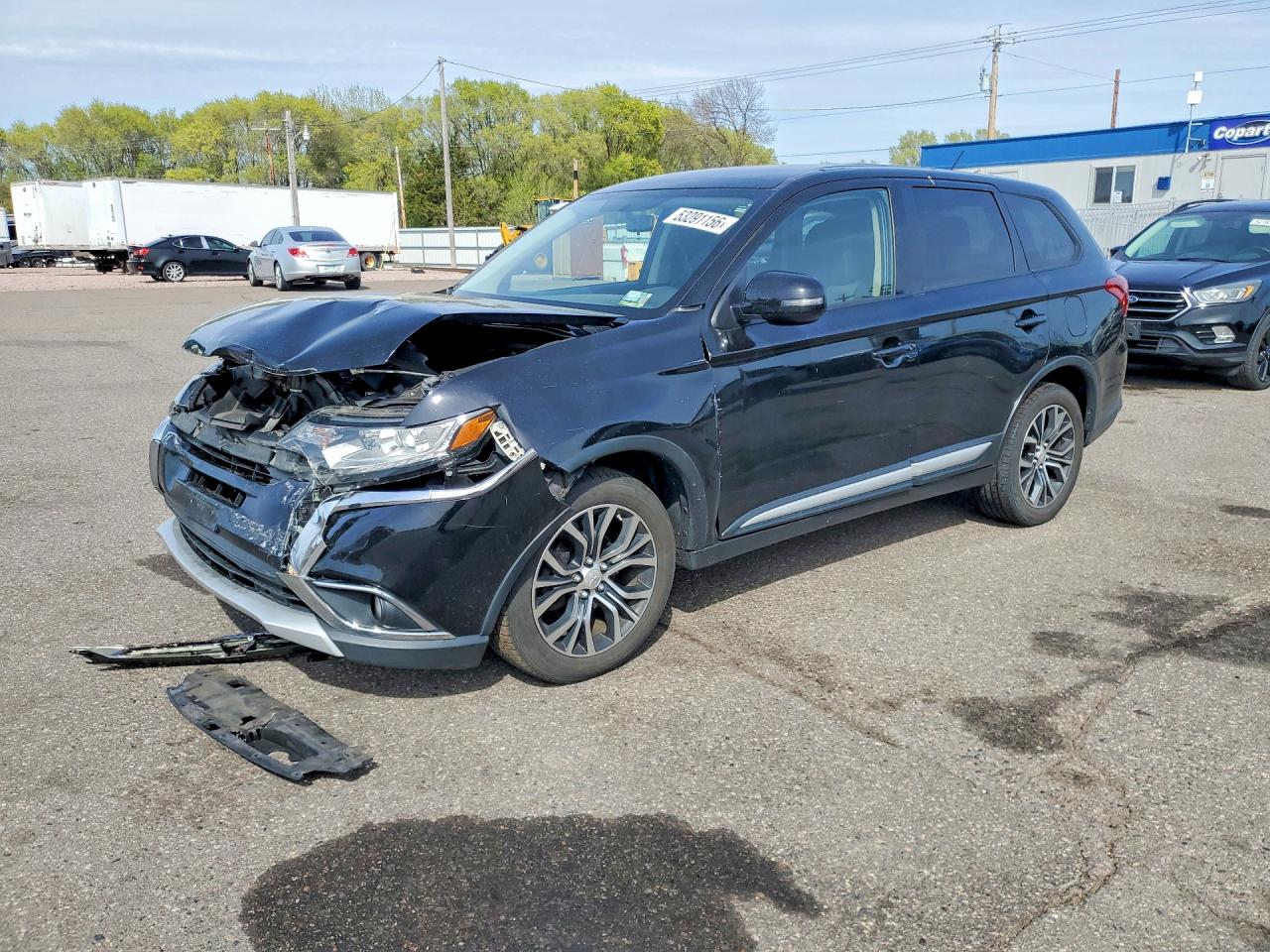 Salvage Mitsubishi Outlander Image