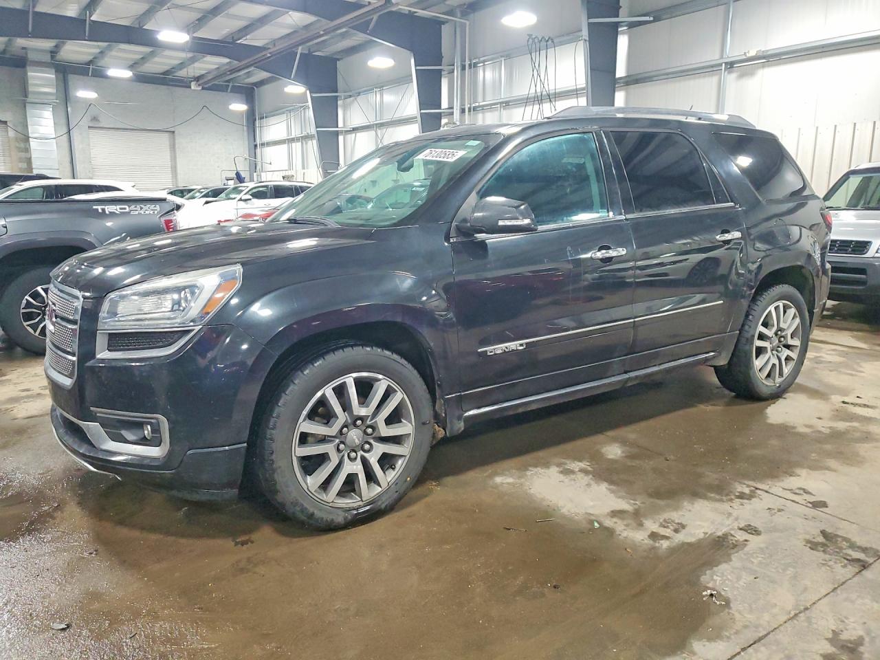 Salvage GMC Acadia Image