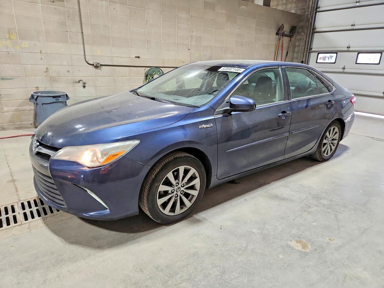 Salvage Toyota Camry Image
