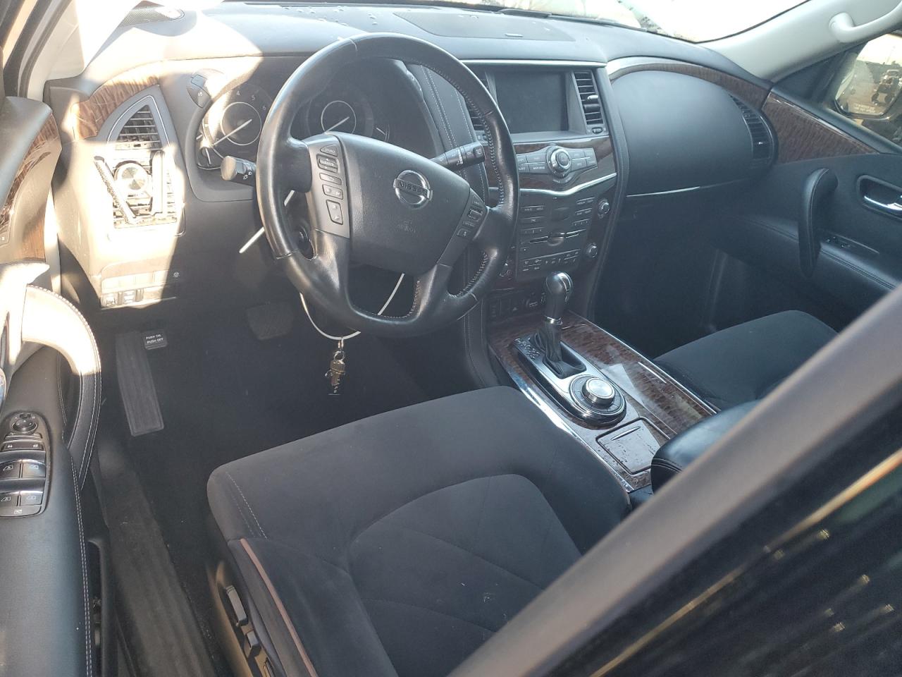 Nissan Armada Sv