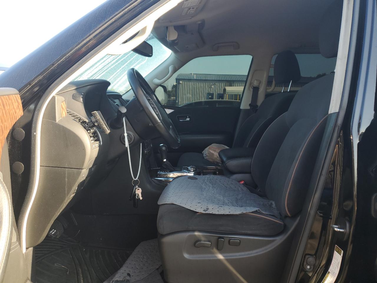 Nissan Armada Sv