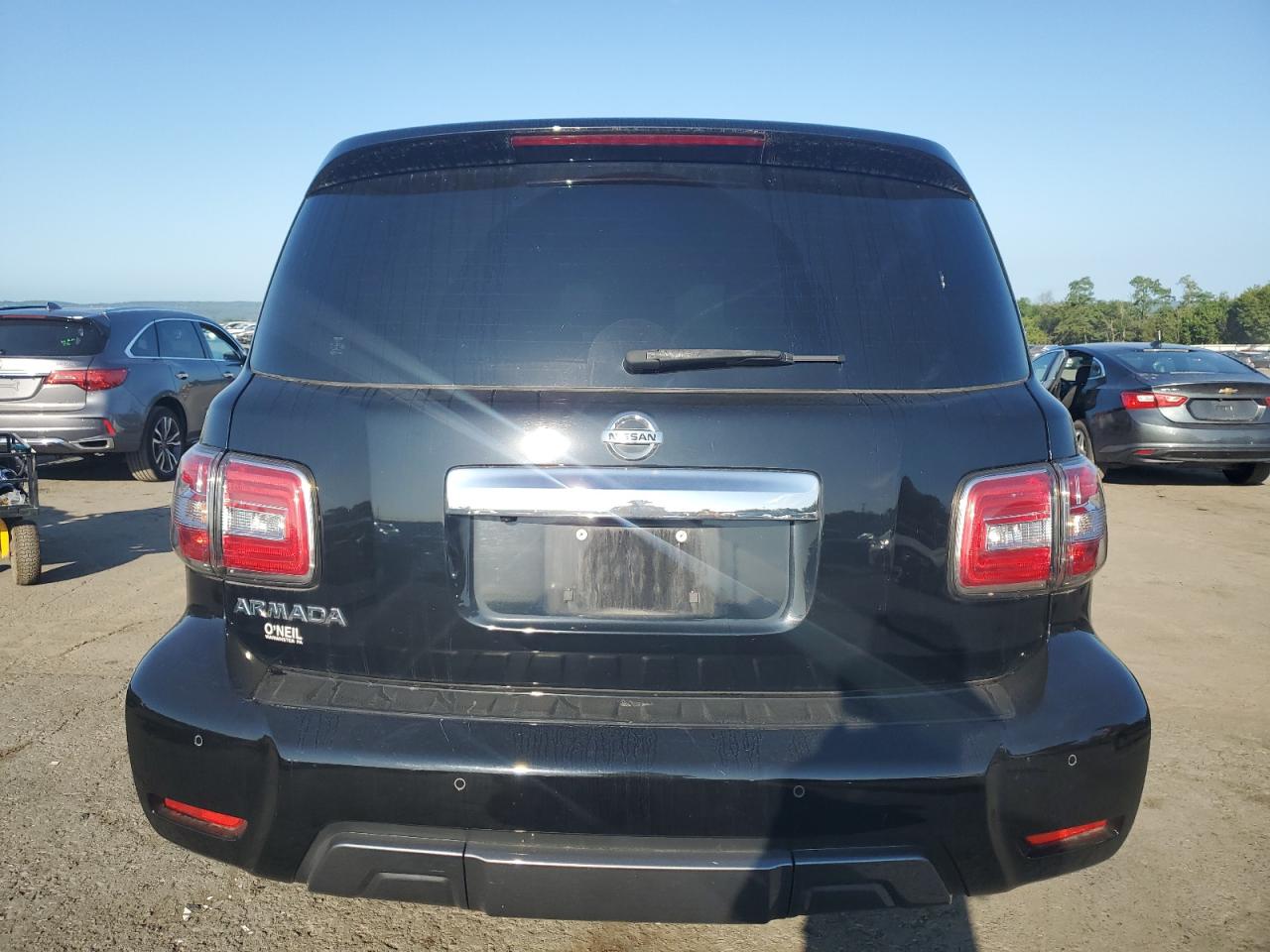 Nissan Armada Sv