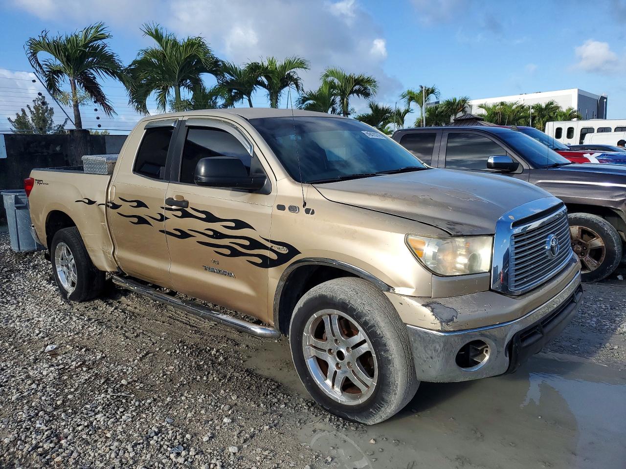 Toyota Tundra Double Cab Sr5