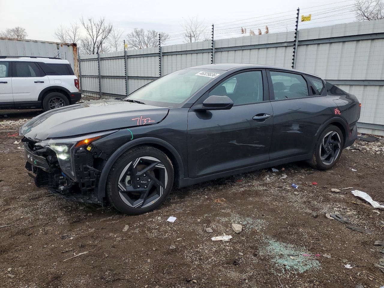 Salvage Kia K4 Image