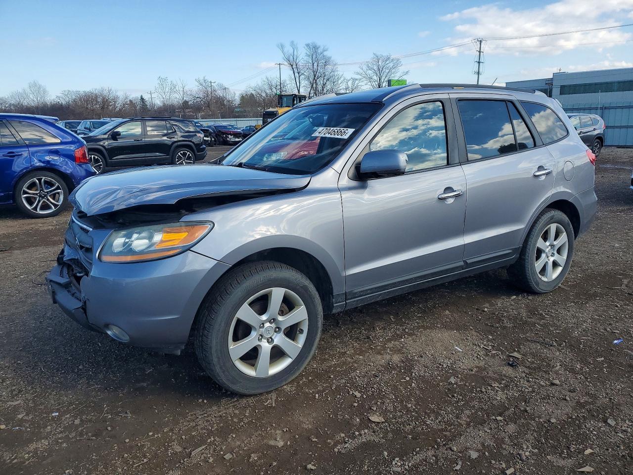 Salvage Hyundai SANTA FE Image
