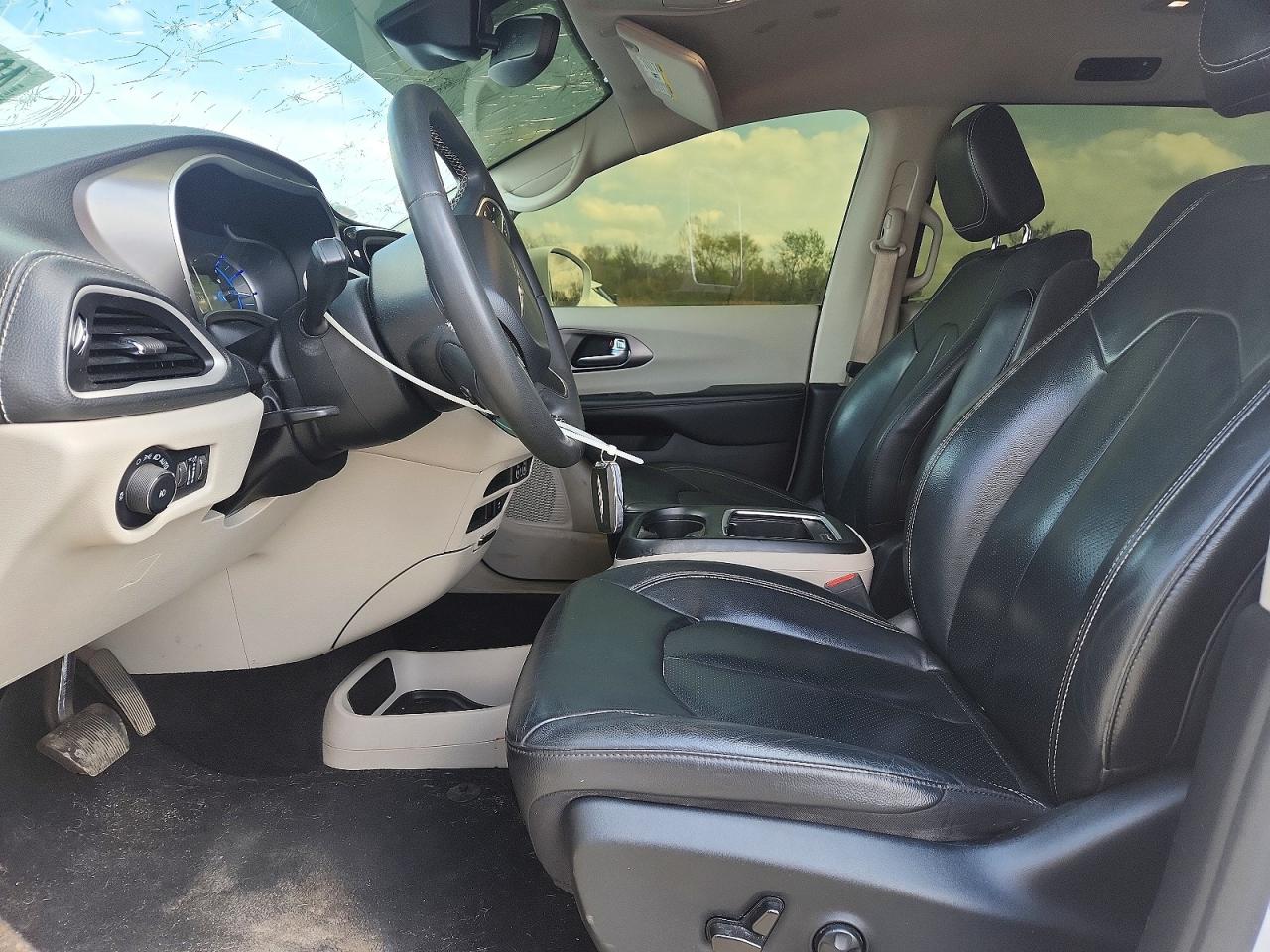 Chrysler Pacifica Hybrid Touring L