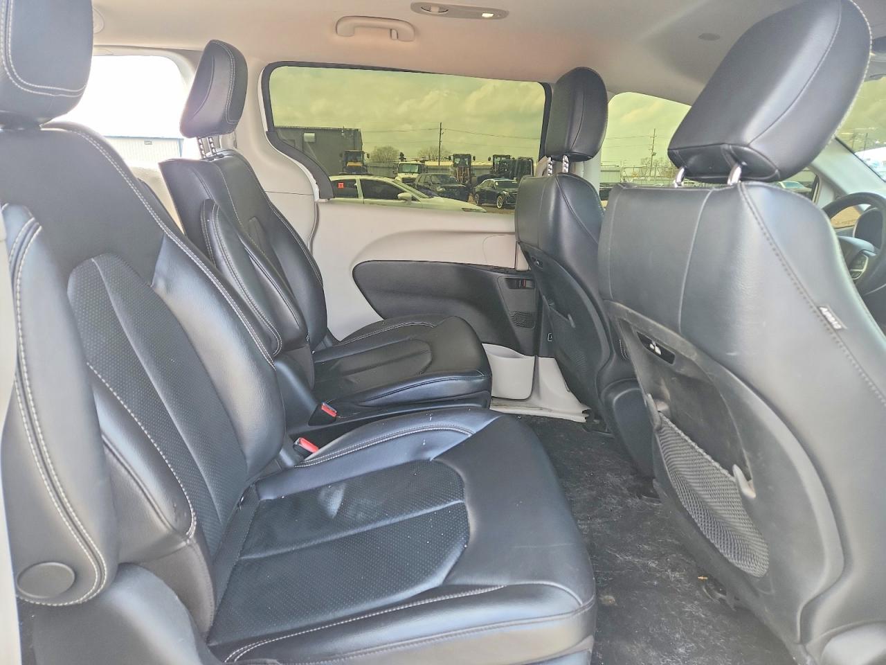Chrysler Pacifica Hybrid Touring L