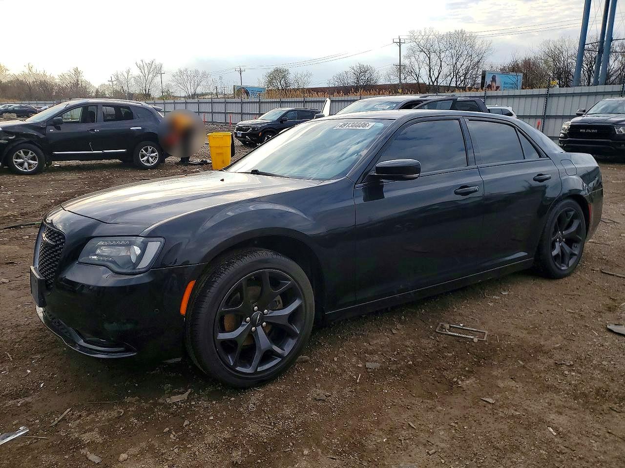 Salvage Chrysler 300 Image