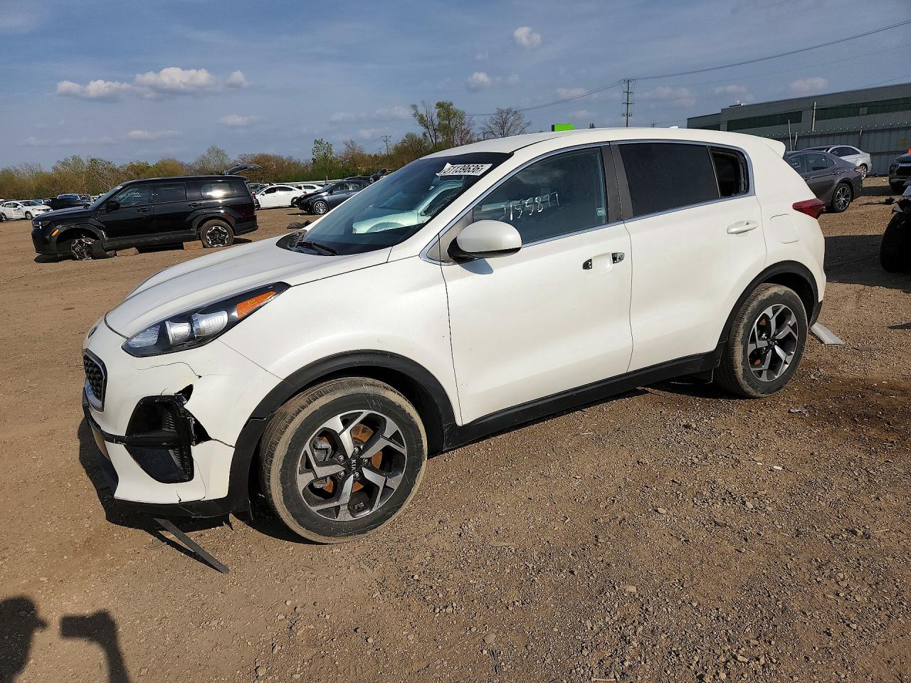 Salvage Kia Sportage Image