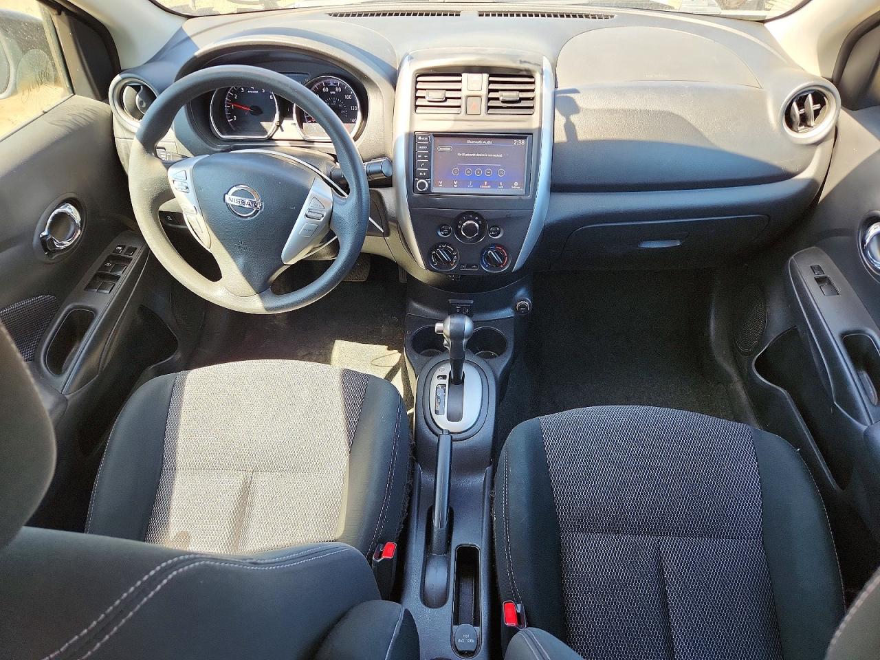 Nissan Versa Sv