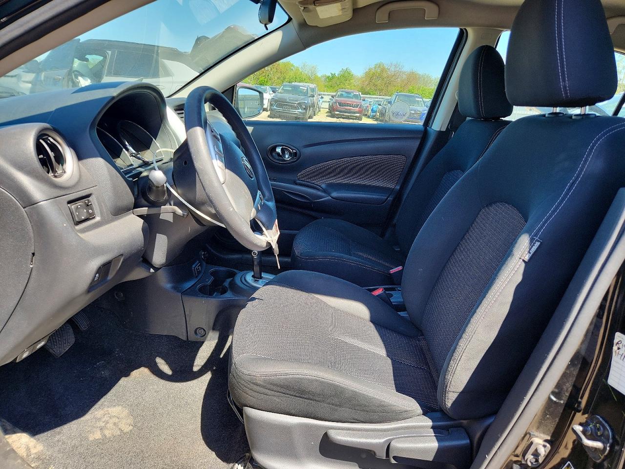 Nissan Versa Sv