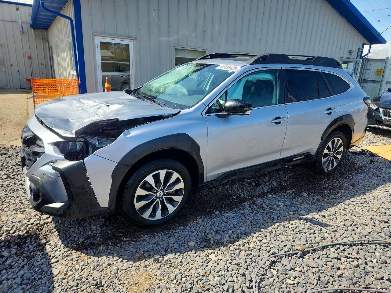 Salvage Subaru Outback Image